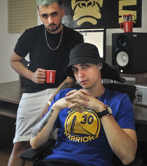 NESCAFÉ 3in1 започнува соработка со бендот 2Bona, поттикнувајќи го развојот на младите таленти во Македонија